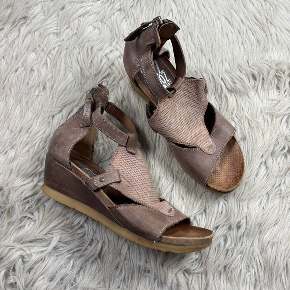 Miz Mooz Shoes - Miz Mooz Women's 39 8.5 9 Brown Leather Maya Wedge Gladiator Sandals Boho
